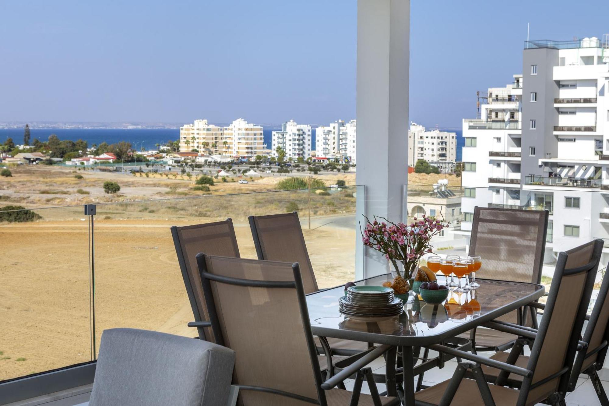 Majestic Sunset Salt Lake Views 300M From Beach Larnaca Eksteriør billede